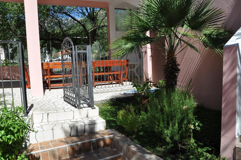Apartments Villa Luka Sveti Stefan Esterno foto